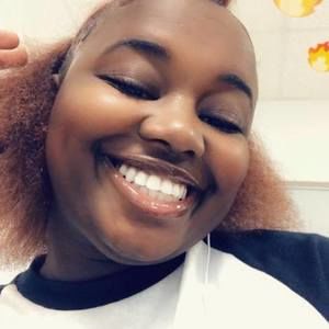 Meet your Posher, Nia